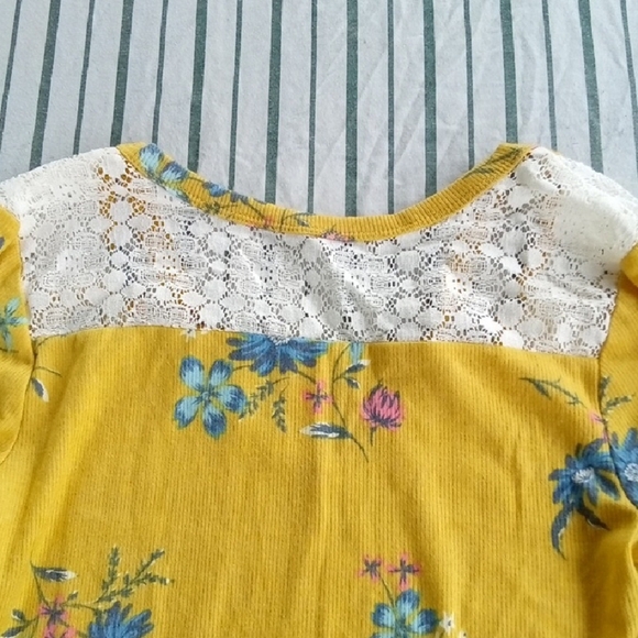 Womans M No Boundries Fitted Yellow and Blue Long Sleeve Blouse - Picture 4 of 5